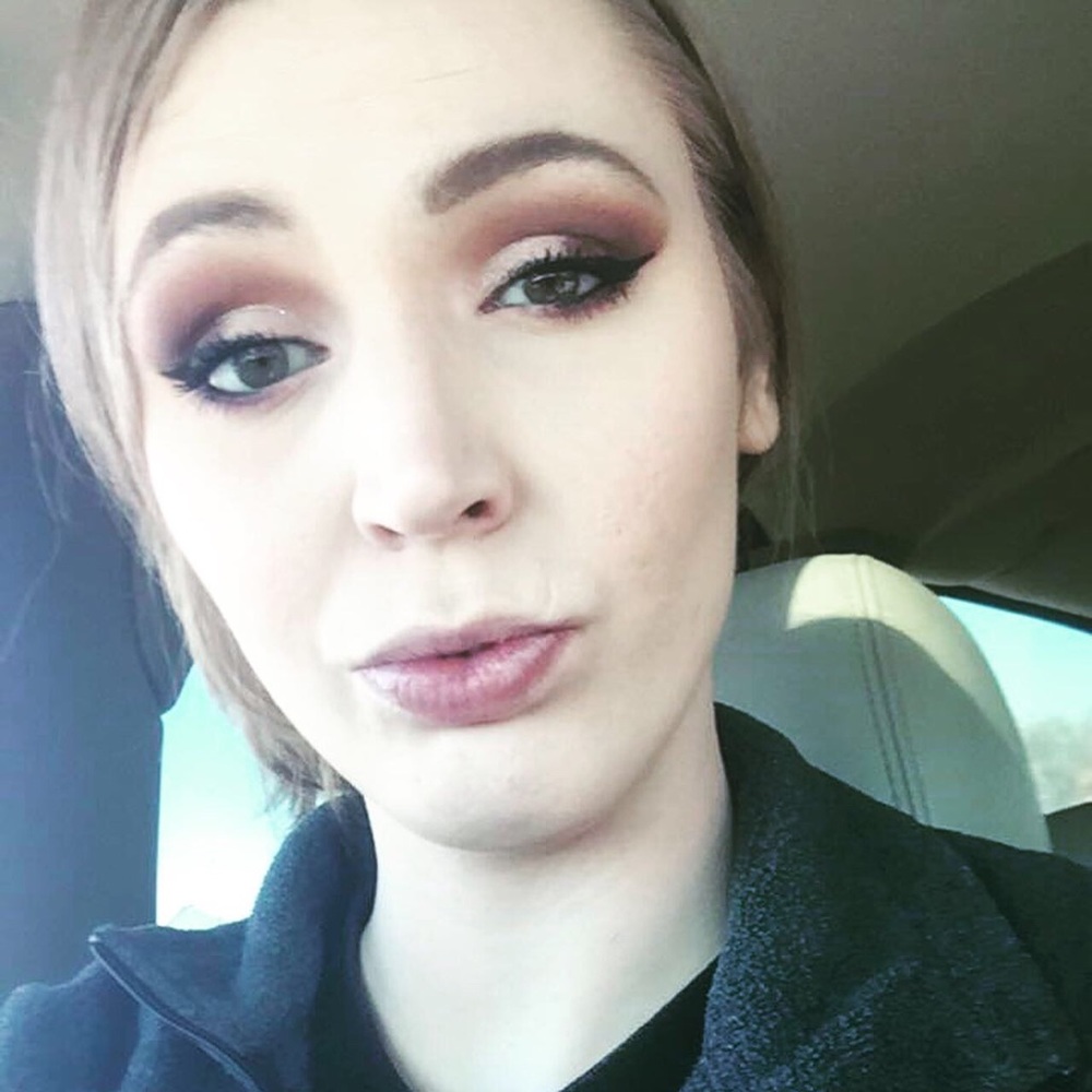 Meet your Posher, Dakota